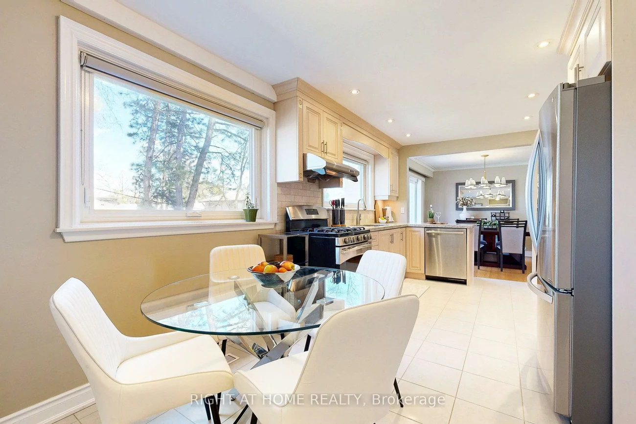 5, Robinter, Newtonbrook East, Toronto