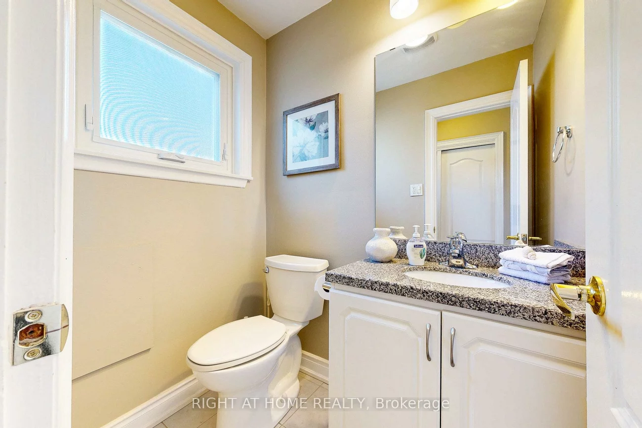 5, Robinter, Newtonbrook East, Toronto