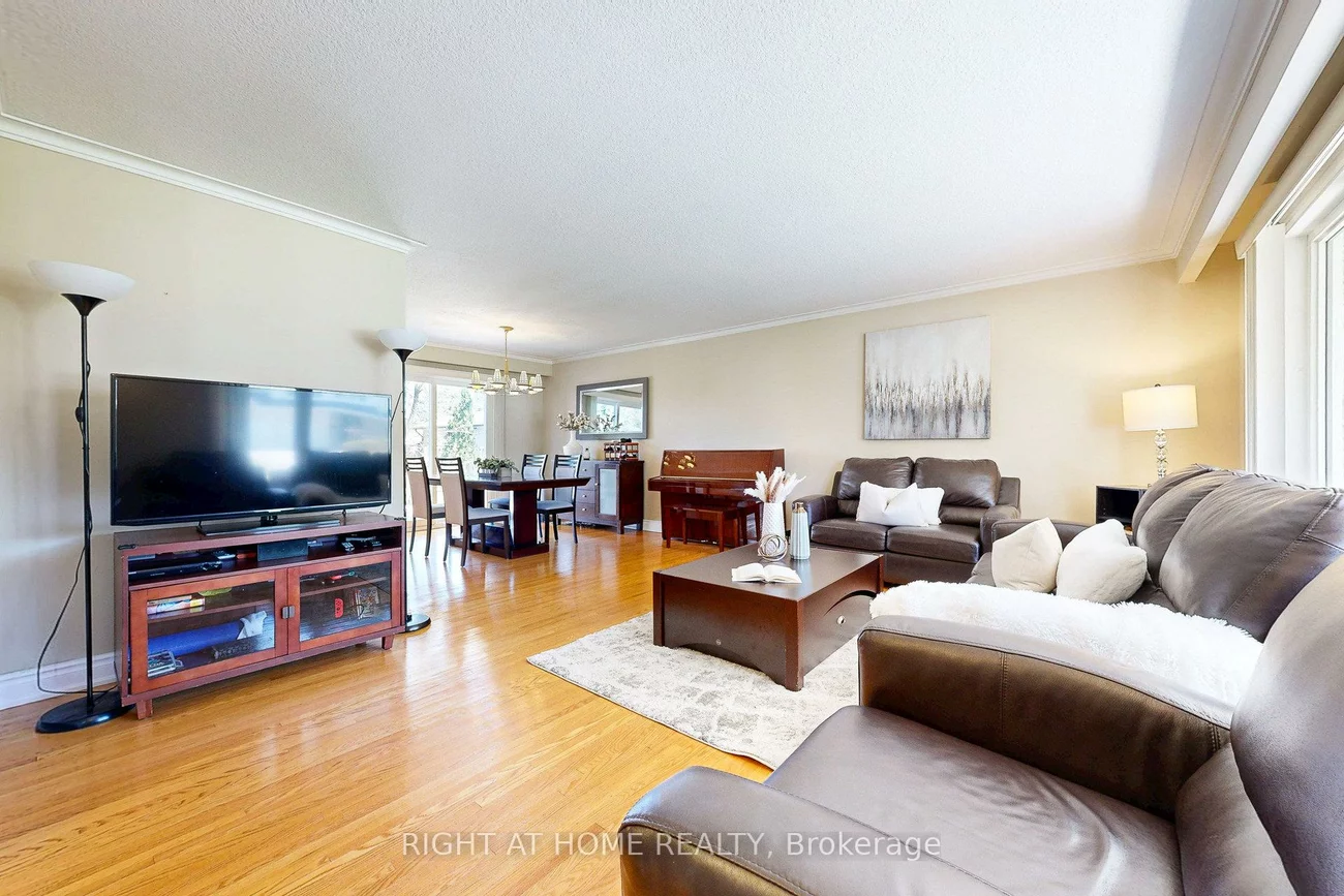 5, Robinter, Newtonbrook East, Toronto