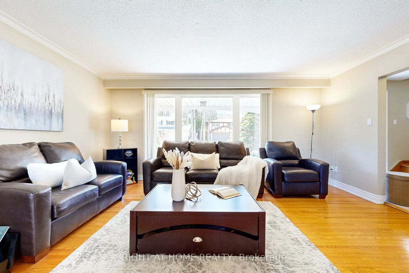 5, Robinter, Newtonbrook East, Toronto