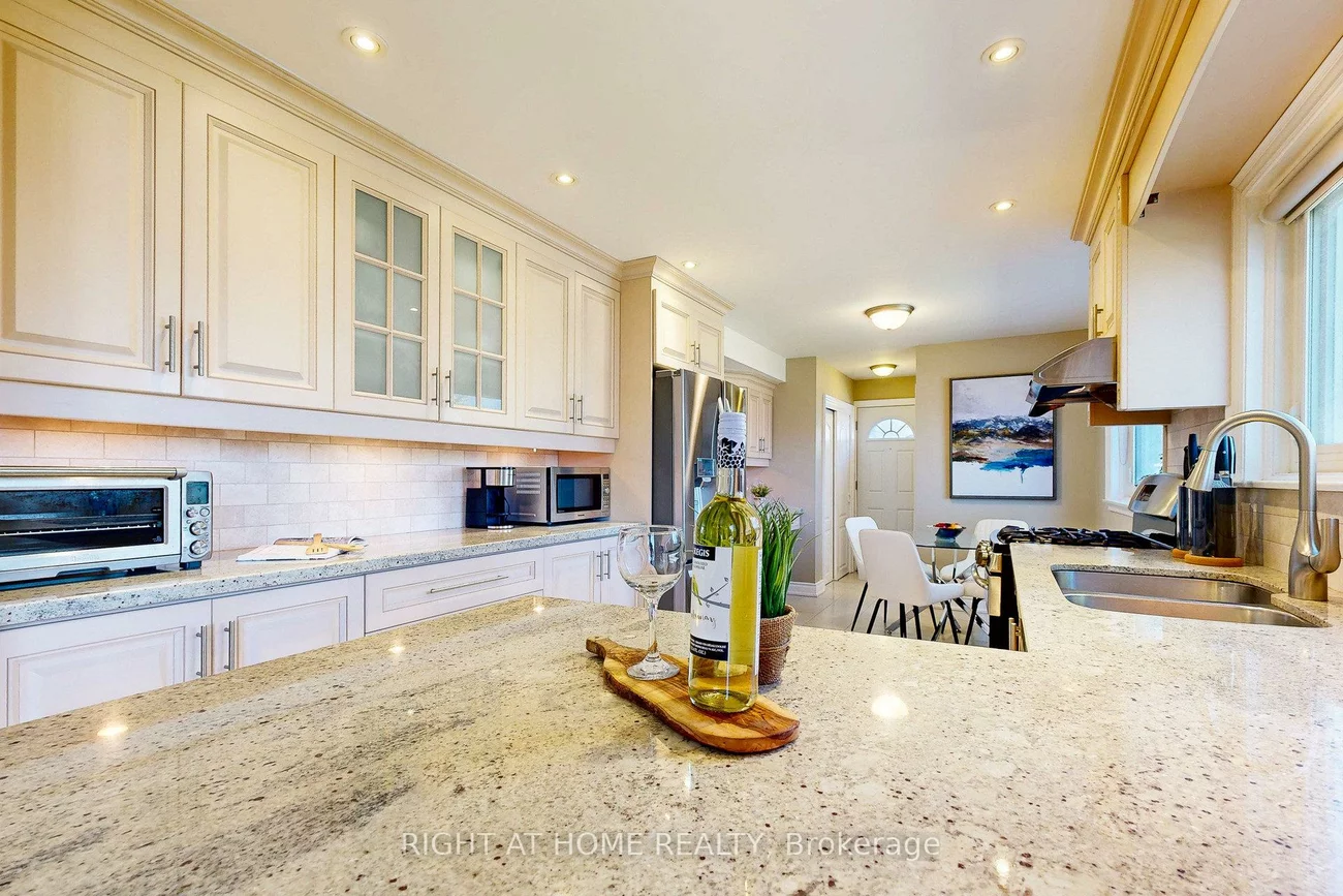 5, Robinter, Newtonbrook East, Toronto
