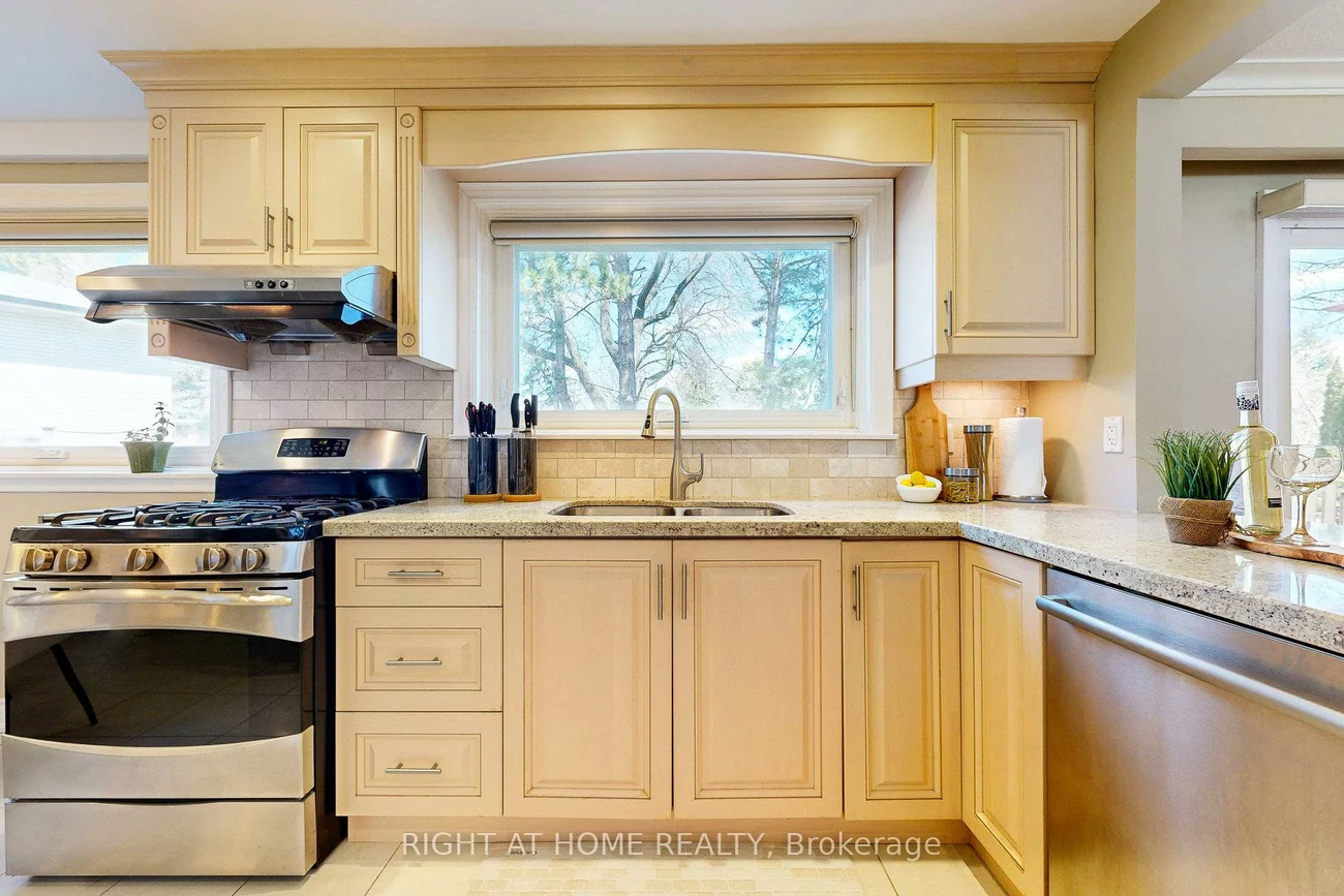 5, Robinter, Newtonbrook East, Toronto