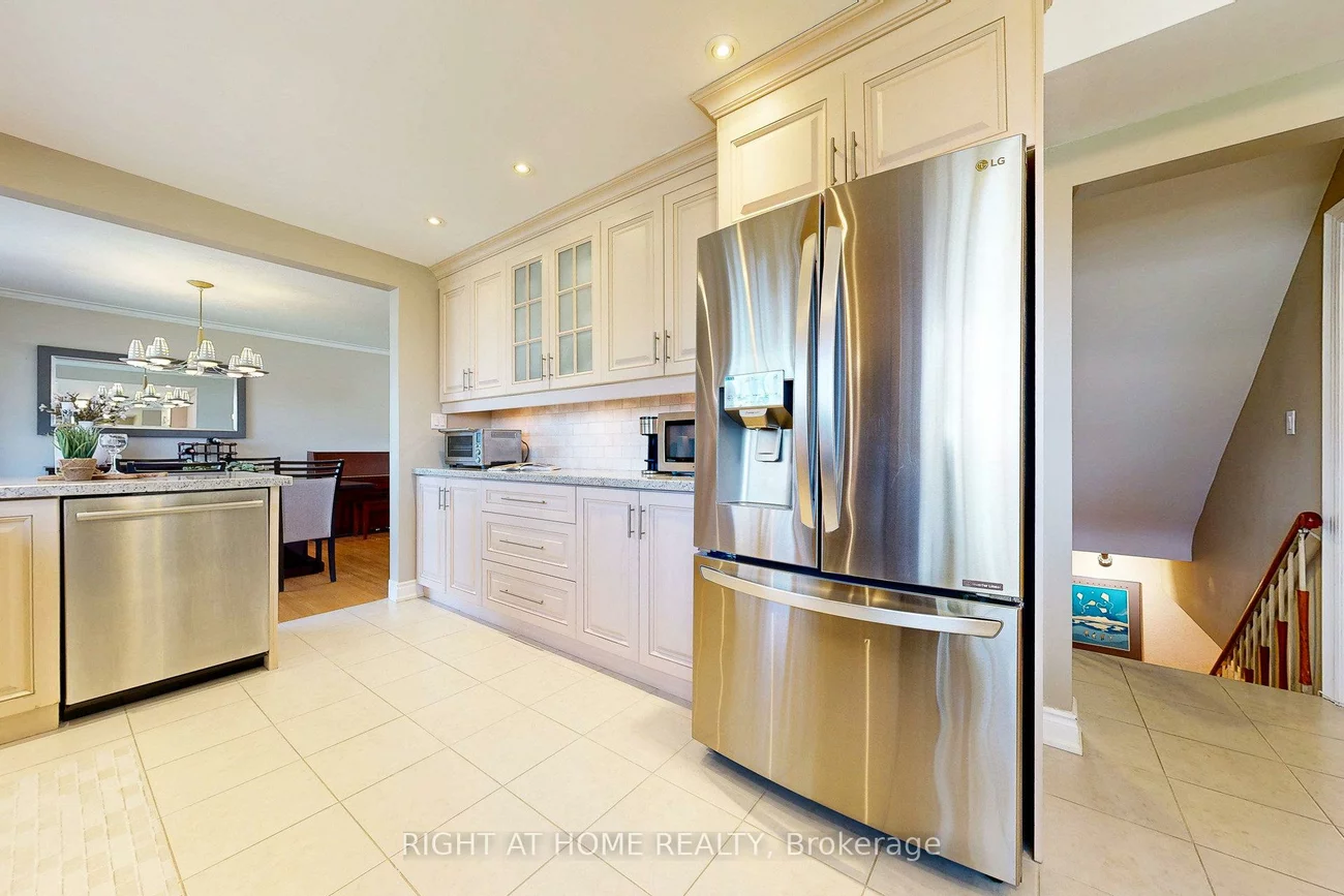 5, Robinter, Newtonbrook East, Toronto