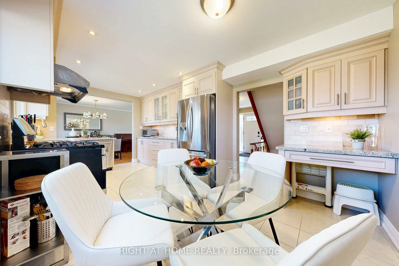 5, Robinter, Newtonbrook East, Toronto