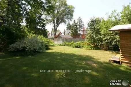6, Vonda, Willowdale East, Toronto