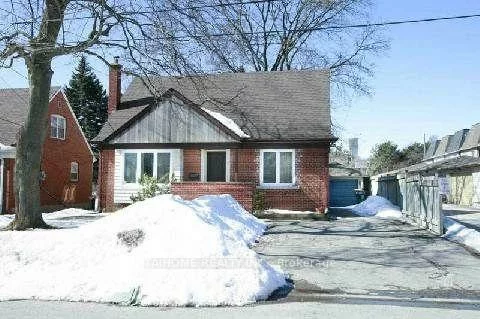6, Vonda, Willowdale East, Toronto
