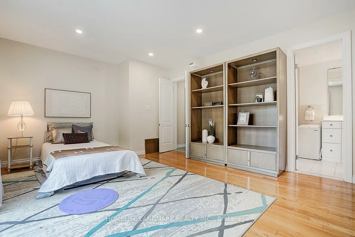 89, Whitehorn, Don Valley Village, Toronto