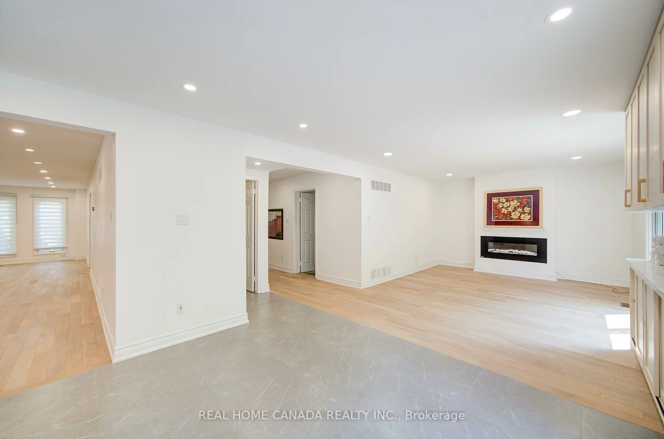 20, Saddletree, Bayview Woods-Steeles, Toronto