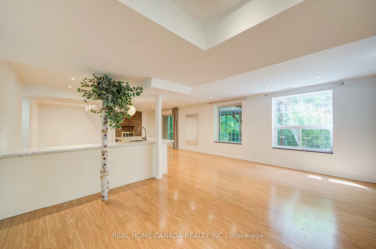 20, Saddletree, Bayview Woods-Steeles, Toronto
