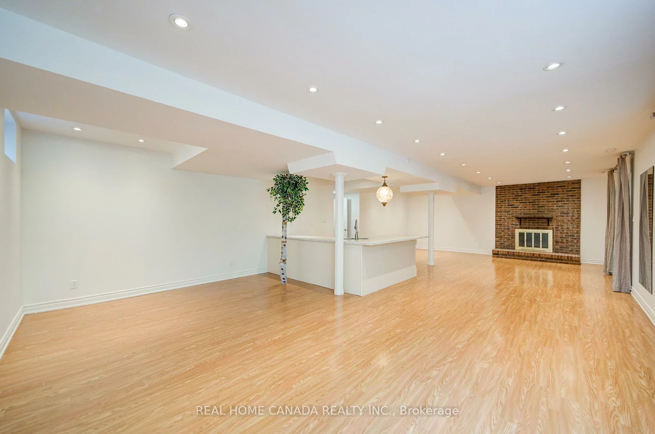 20, Saddletree, Bayview Woods-Steeles, Toronto