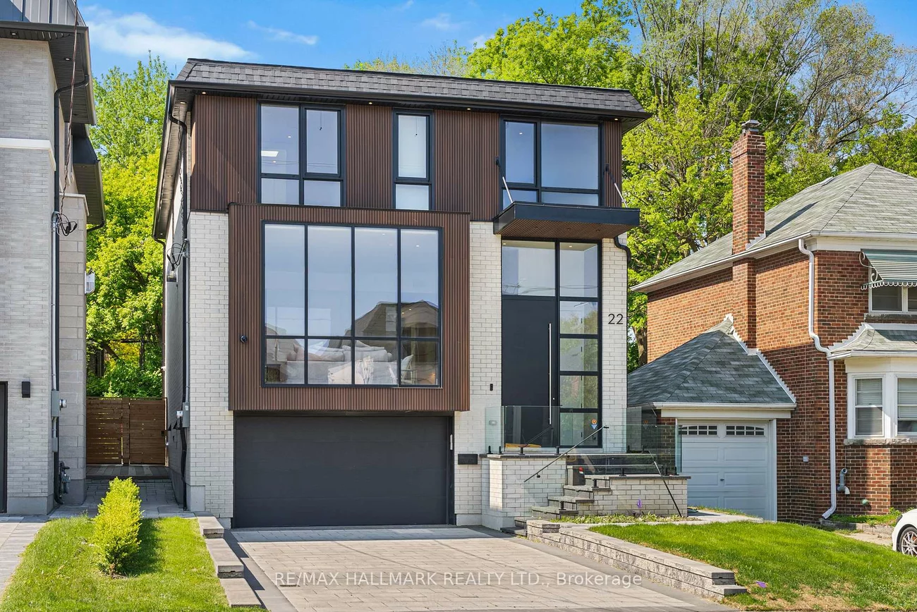 22, Divadale, Leaside, Toronto