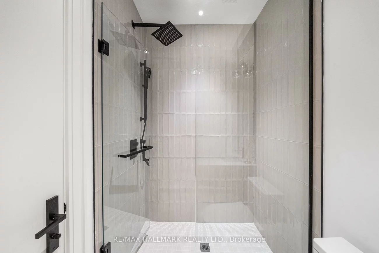 22, Divadale, Leaside, Toronto