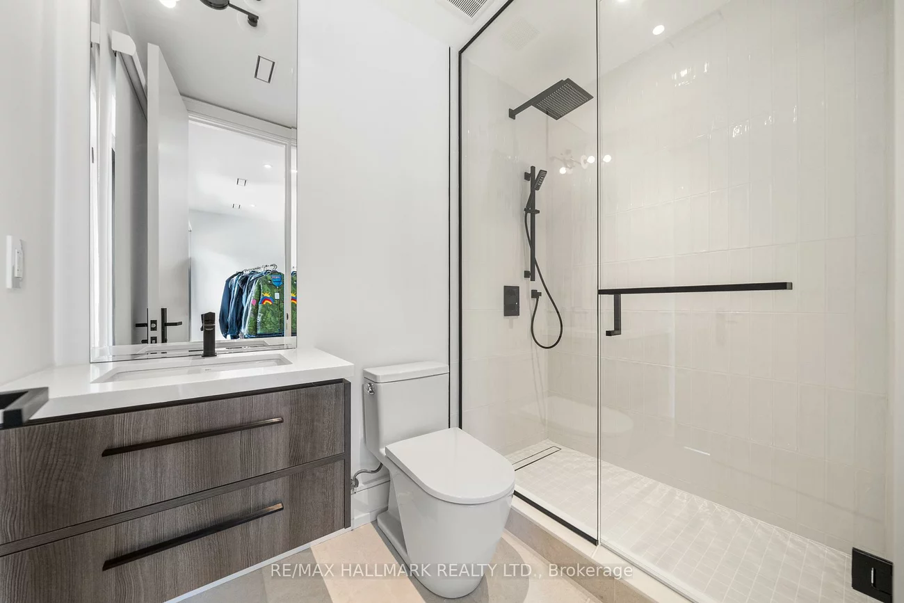 22, Divadale, Leaside, Toronto