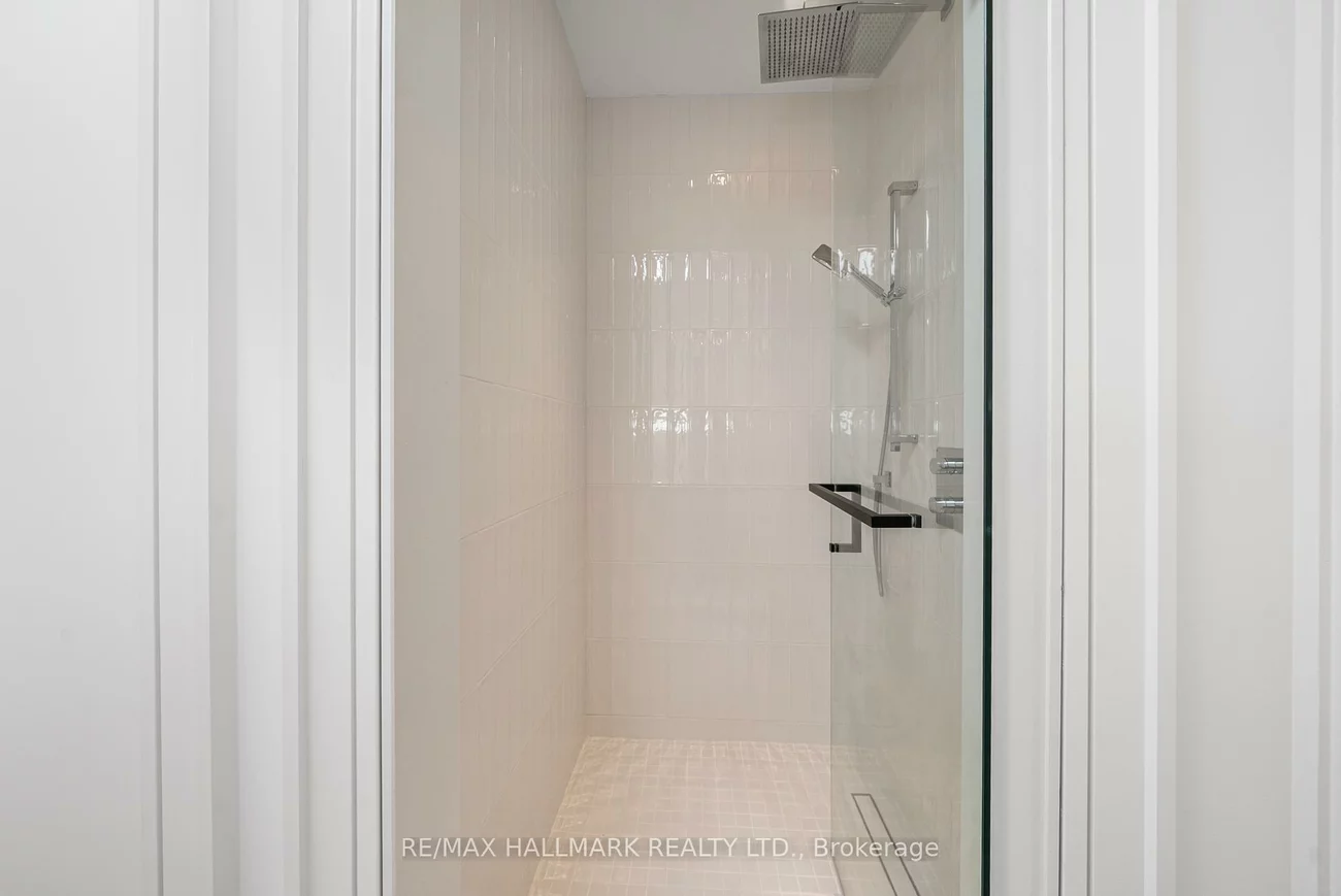 22, Divadale, Leaside, Toronto