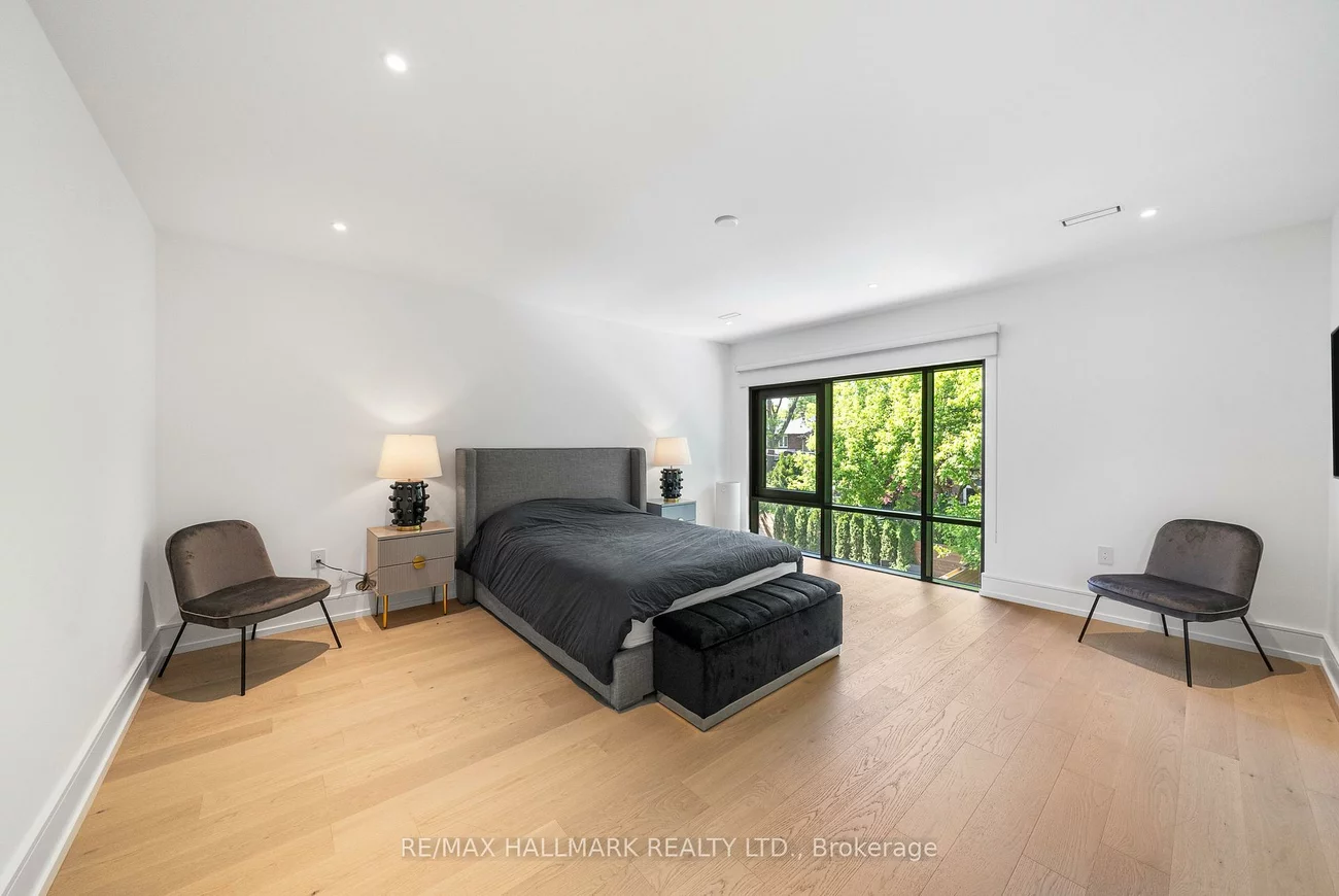 22, Divadale, Leaside, Toronto