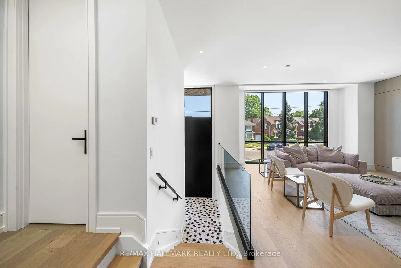 22, Divadale, Leaside, Toronto