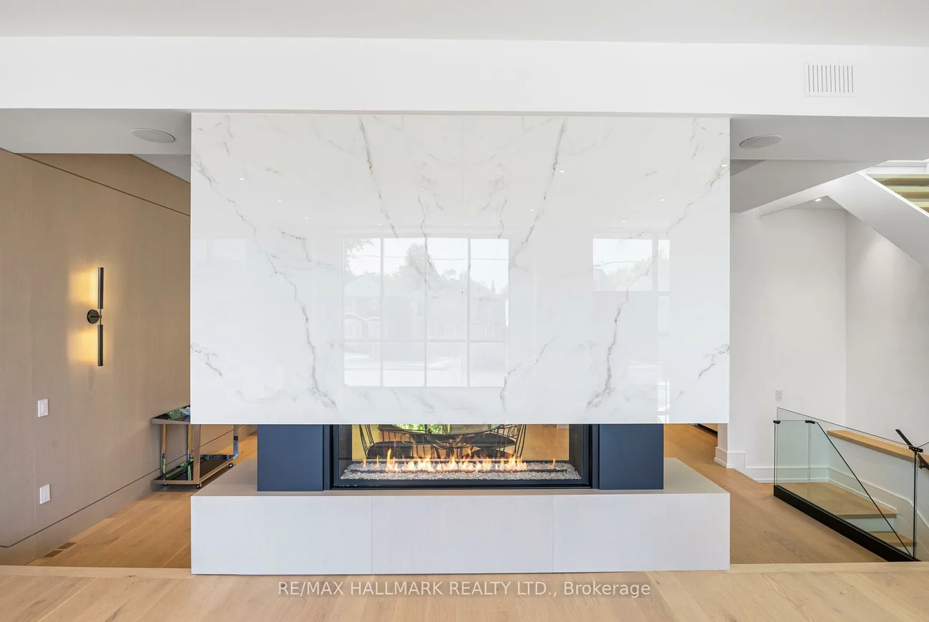22, Divadale, Leaside, Toronto