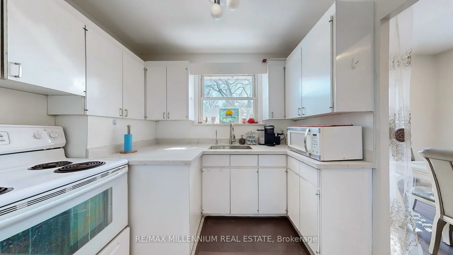 341, Moore Park, Newtonbrook West, Toronto