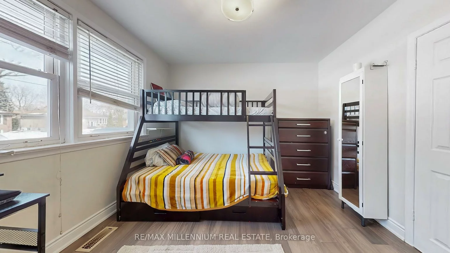 341, Moore Park, Newtonbrook West, Toronto