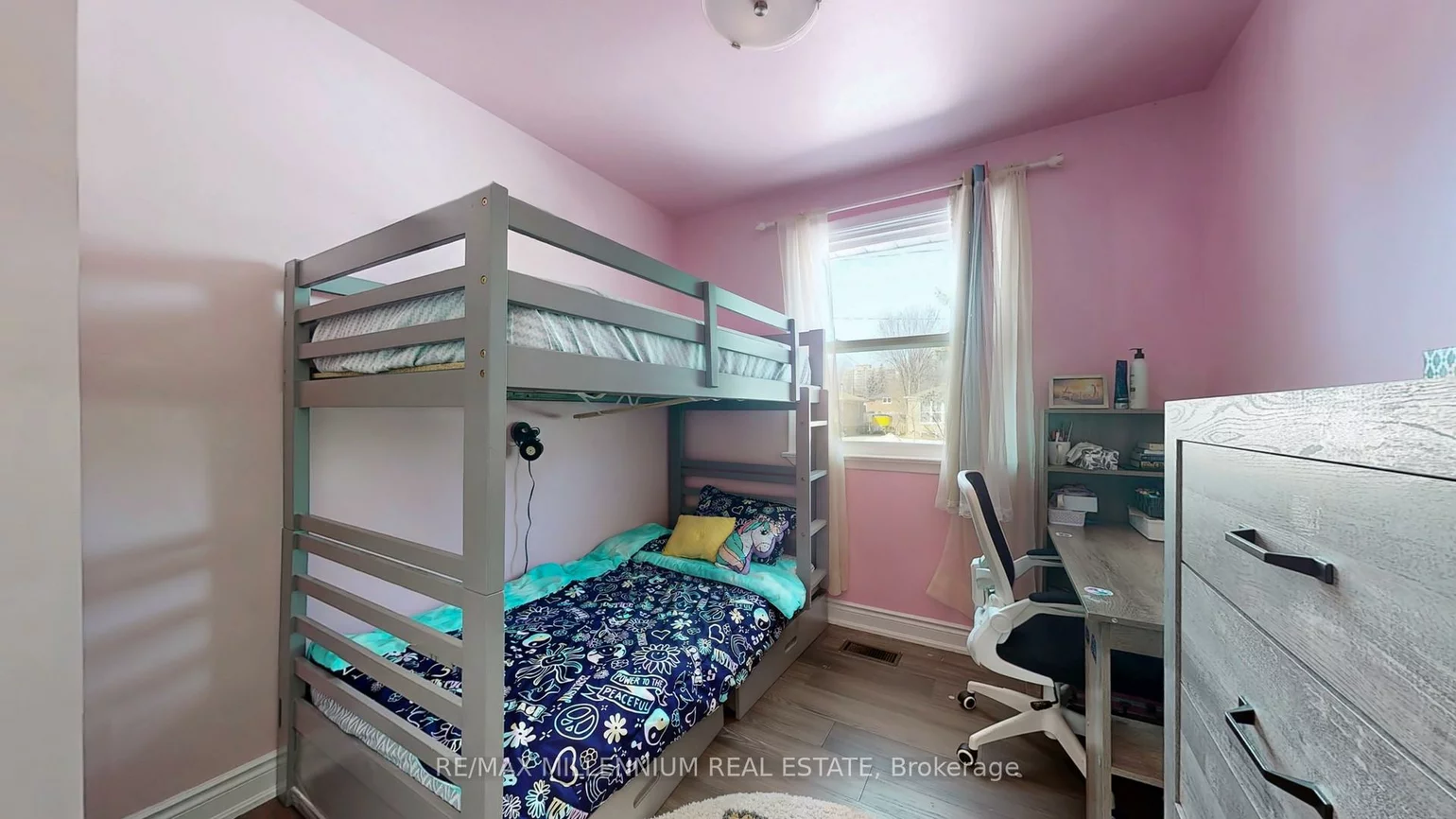 341, Moore Park, Newtonbrook West, Toronto