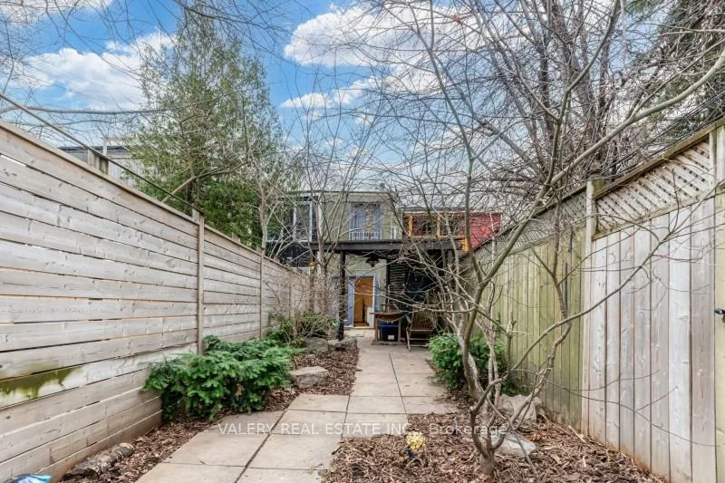 13, Sword, Cabbagetown-South St. James Town, Toronto