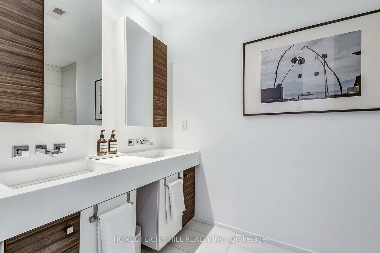 249, Claremont, Trinity-Bellwoods, Toronto