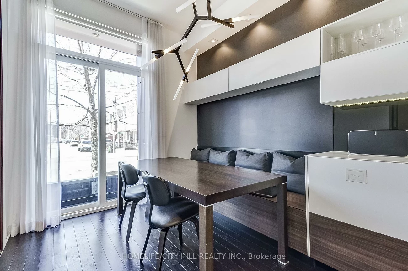 249, Claremont, Trinity-Bellwoods, Toronto
