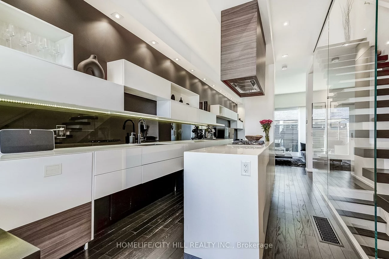 249, Claremont, Trinity-Bellwoods, Toronto