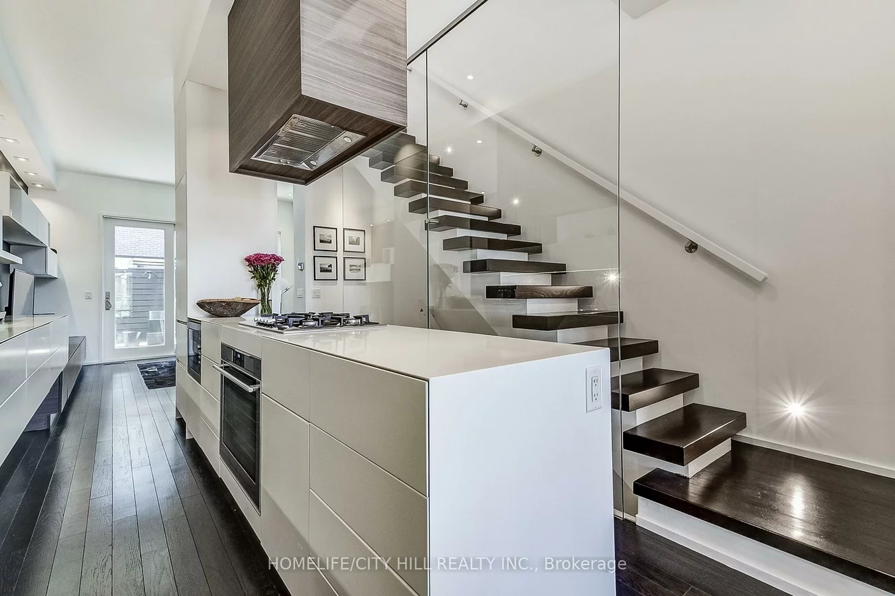 249, Claremont, Trinity-Bellwoods, Toronto
