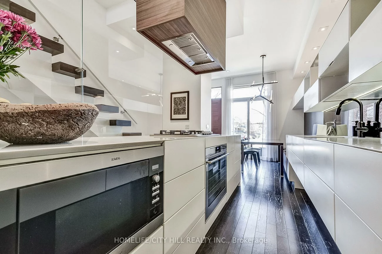 249, Claremont, Trinity-Bellwoods, Toronto