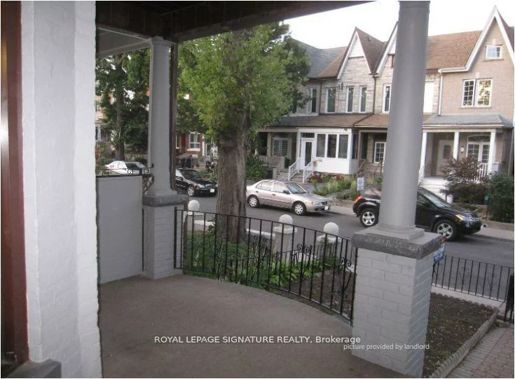 102, Montrose, Trinity-Bellwoods, Toronto
