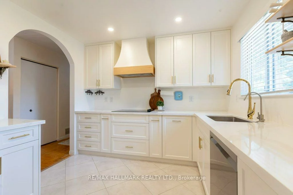 142, Aspenwood, Hillcrest Village, Toronto