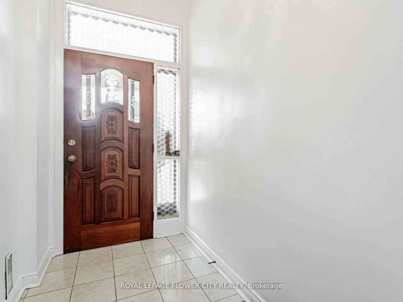 85, Gladstone, Little Portugal, Toronto
