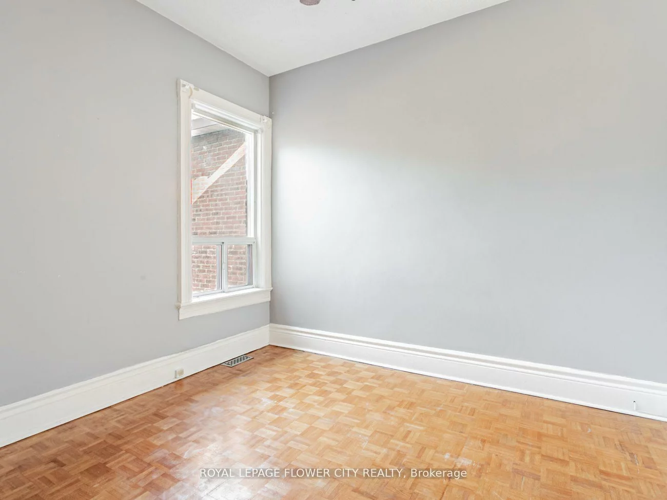 85, Gladstone, Little Portugal, Toronto
