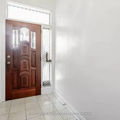 85, Gladstone, Little Portugal, Toronto