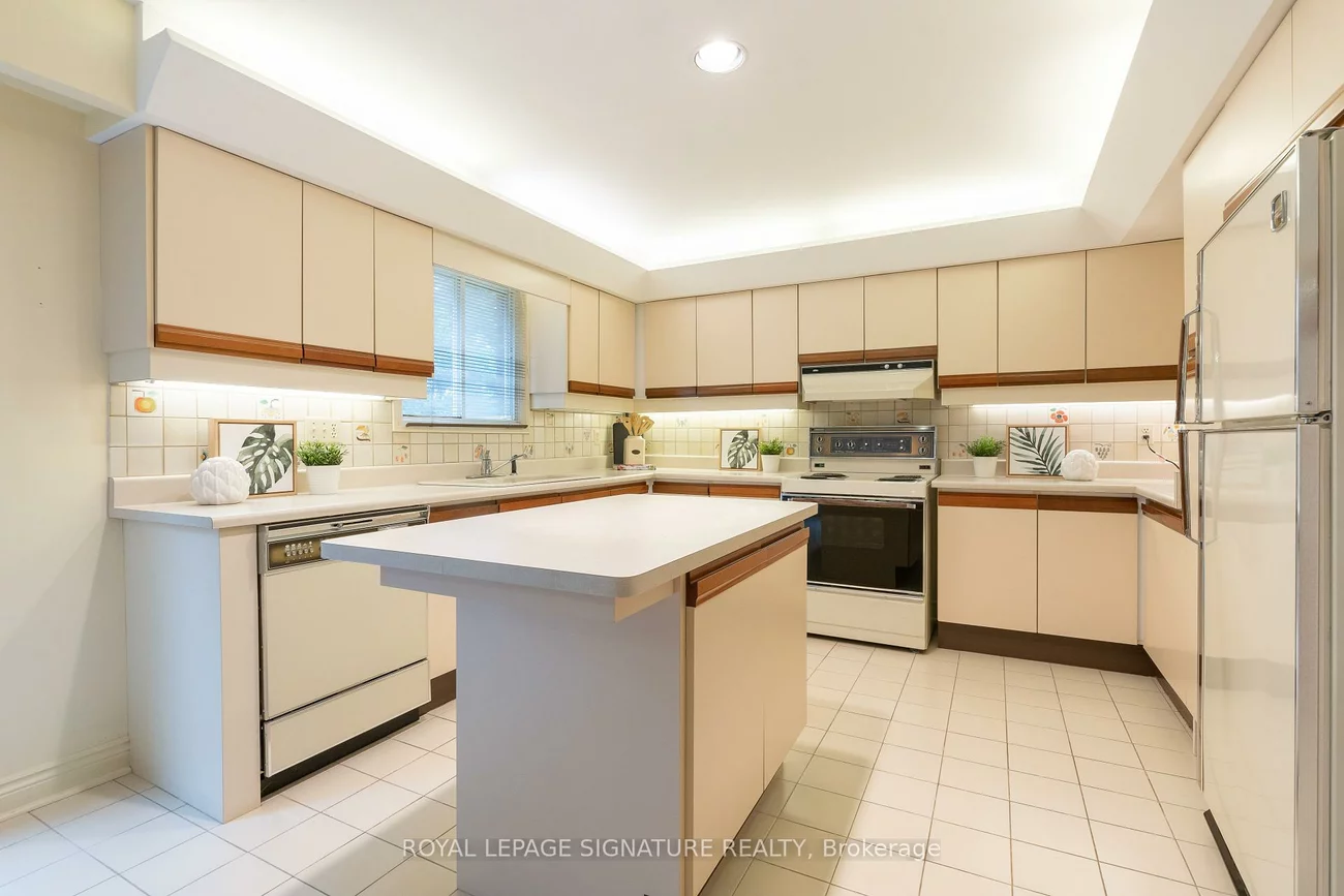 34, O'Meara, Don Valley Village, Toronto