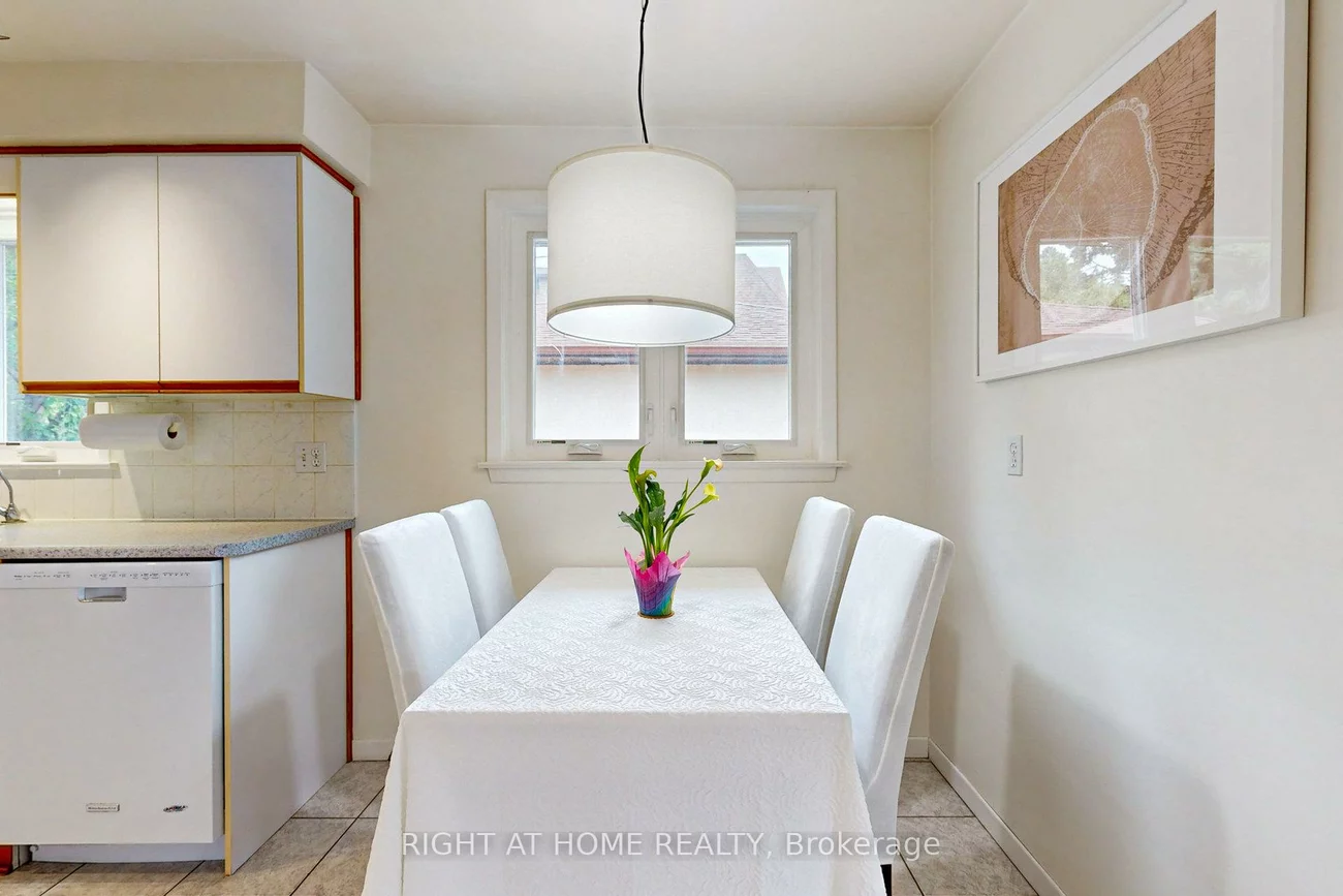 220, Homewood, Newtonbrook West, Toronto