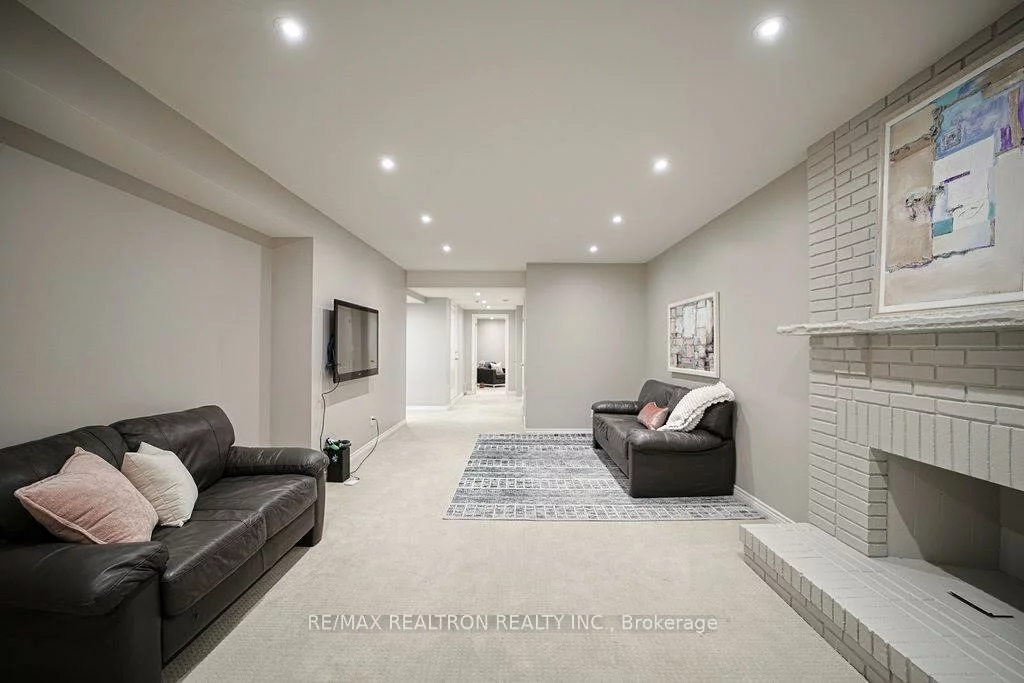 336, Brooke, Bedford Park-Nortown, Toronto