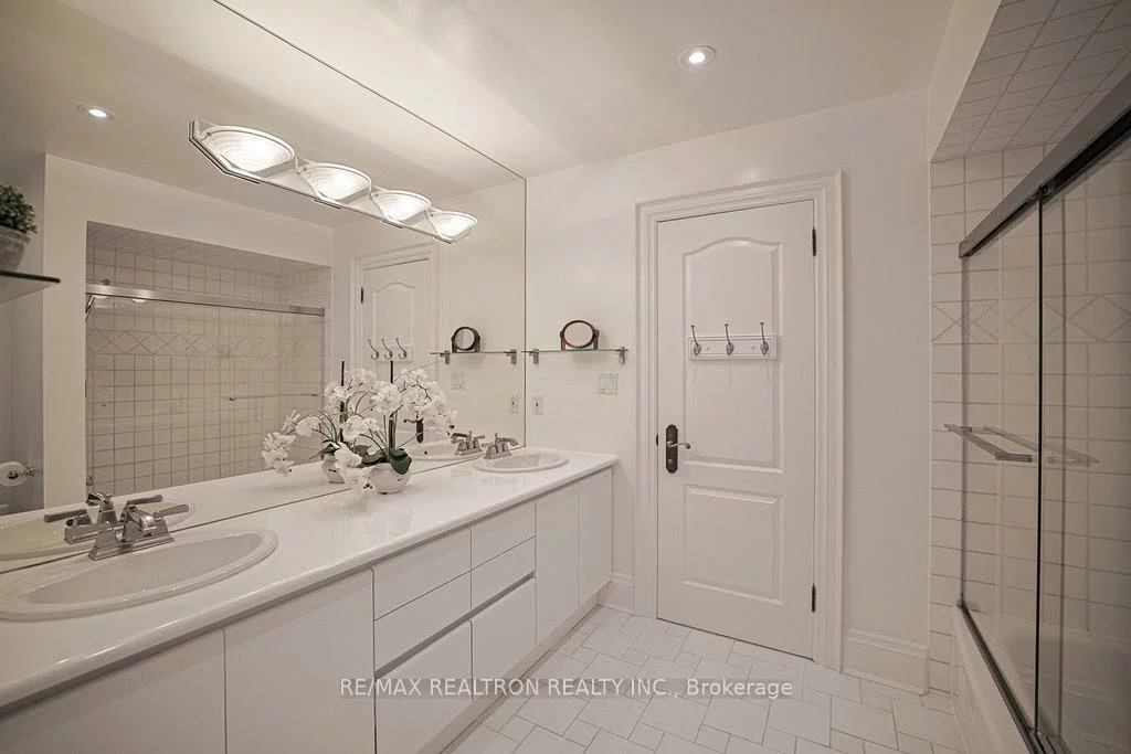 336, Brooke, Bedford Park-Nortown, Toronto