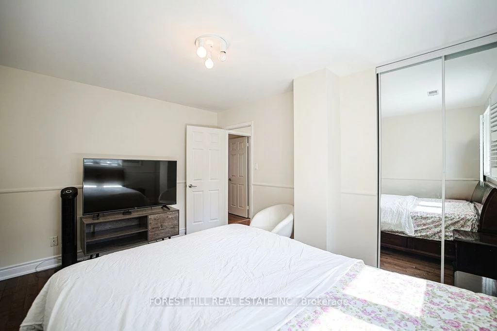 162, Banbury, Banbury-Don Mills, Toronto