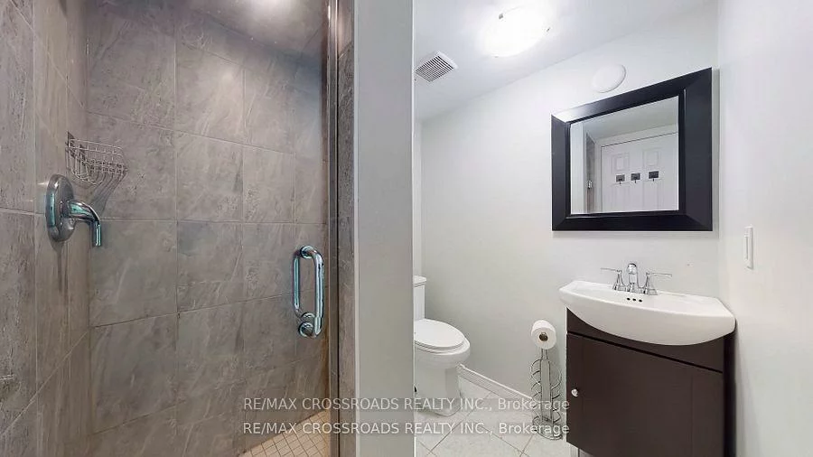 260, Connaught, Newtonbrook West, Toronto