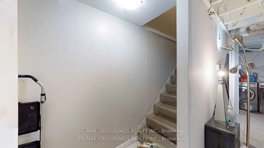 260, Connaught, Newtonbrook West, Toronto
