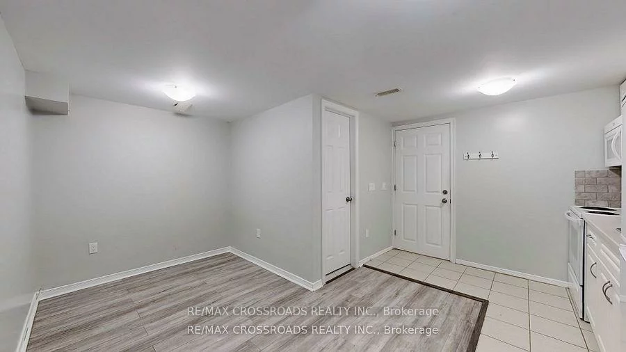 260, Connaught, Newtonbrook West, Toronto