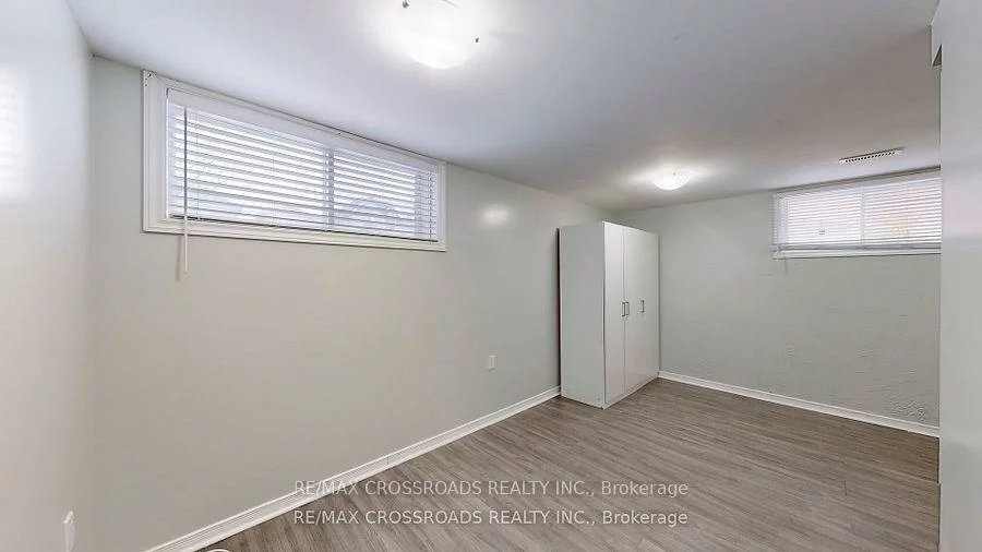 260, Connaught, Newtonbrook West, Toronto