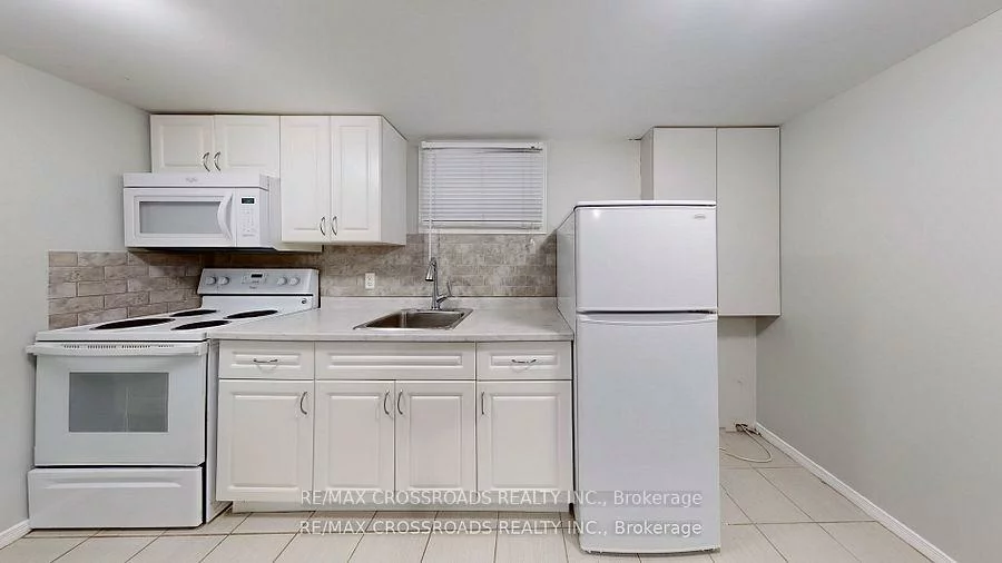 260, Connaught, Newtonbrook West, Toronto