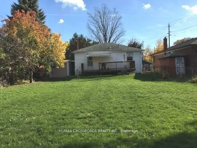 260, Connaught, Newtonbrook West, Toronto