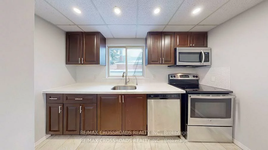 260, Connaught, Newtonbrook West, Toronto