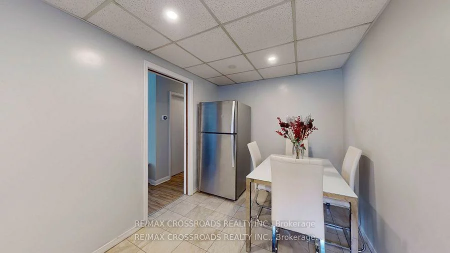 260, Connaught, Newtonbrook West, Toronto