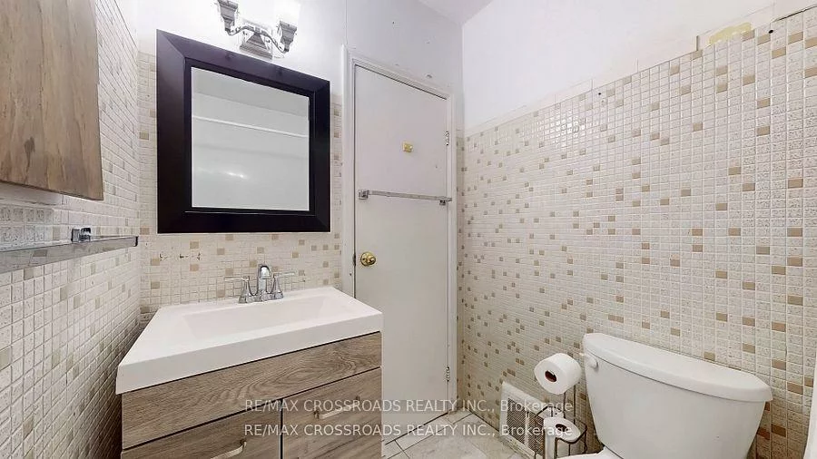 260, Connaught, Newtonbrook West, Toronto