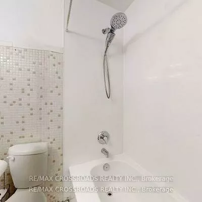 260, Connaught, Newtonbrook West, Toronto